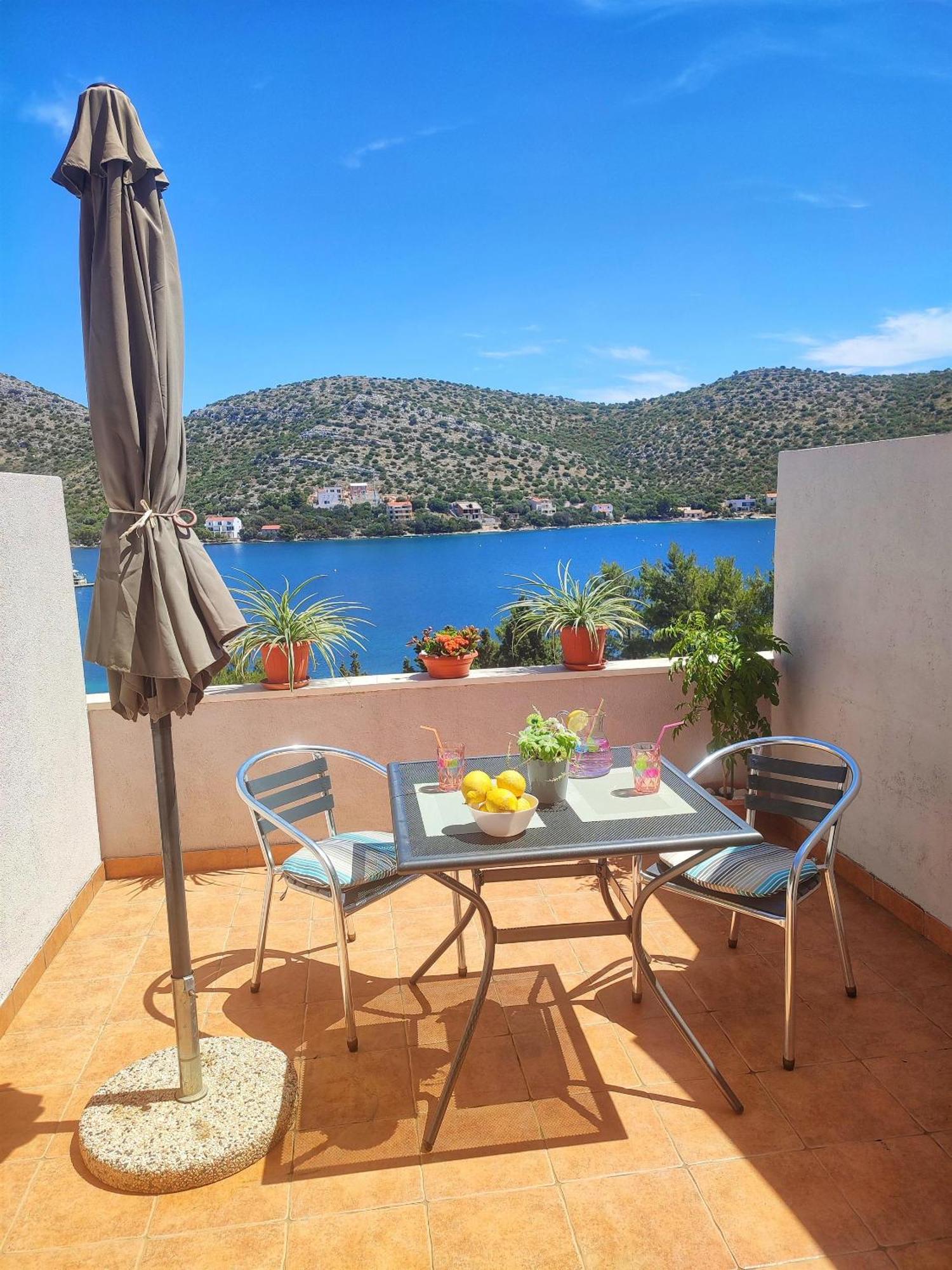 Apartments Vesna Lastovo Экстерьер фото